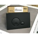 Кнопка смыва механическая OLI Globe 152952 черная soft-touch — изображение 3